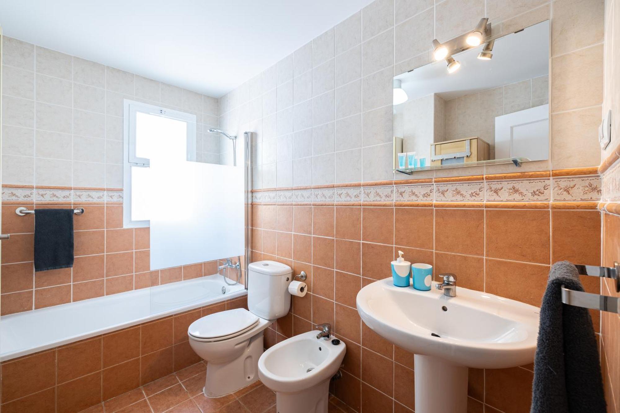 Apartment Holidays2malaga Ancha Del Carmen Aacc, Lift, Wifi